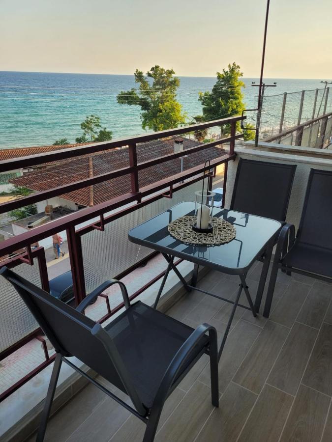 Mago Apartments Nea Kallikrateia Buitenkant foto